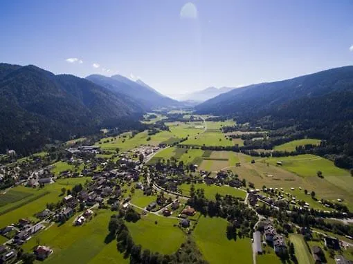 Nickl בית הארחה 3*